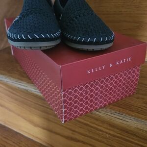 Kelly & Katie Black Woven Loafers